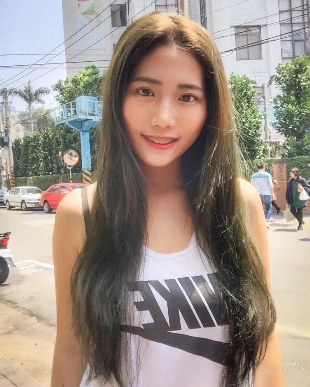 台湾素人正妹陈靖媛 浑圆碗波与结实蜜臀_0