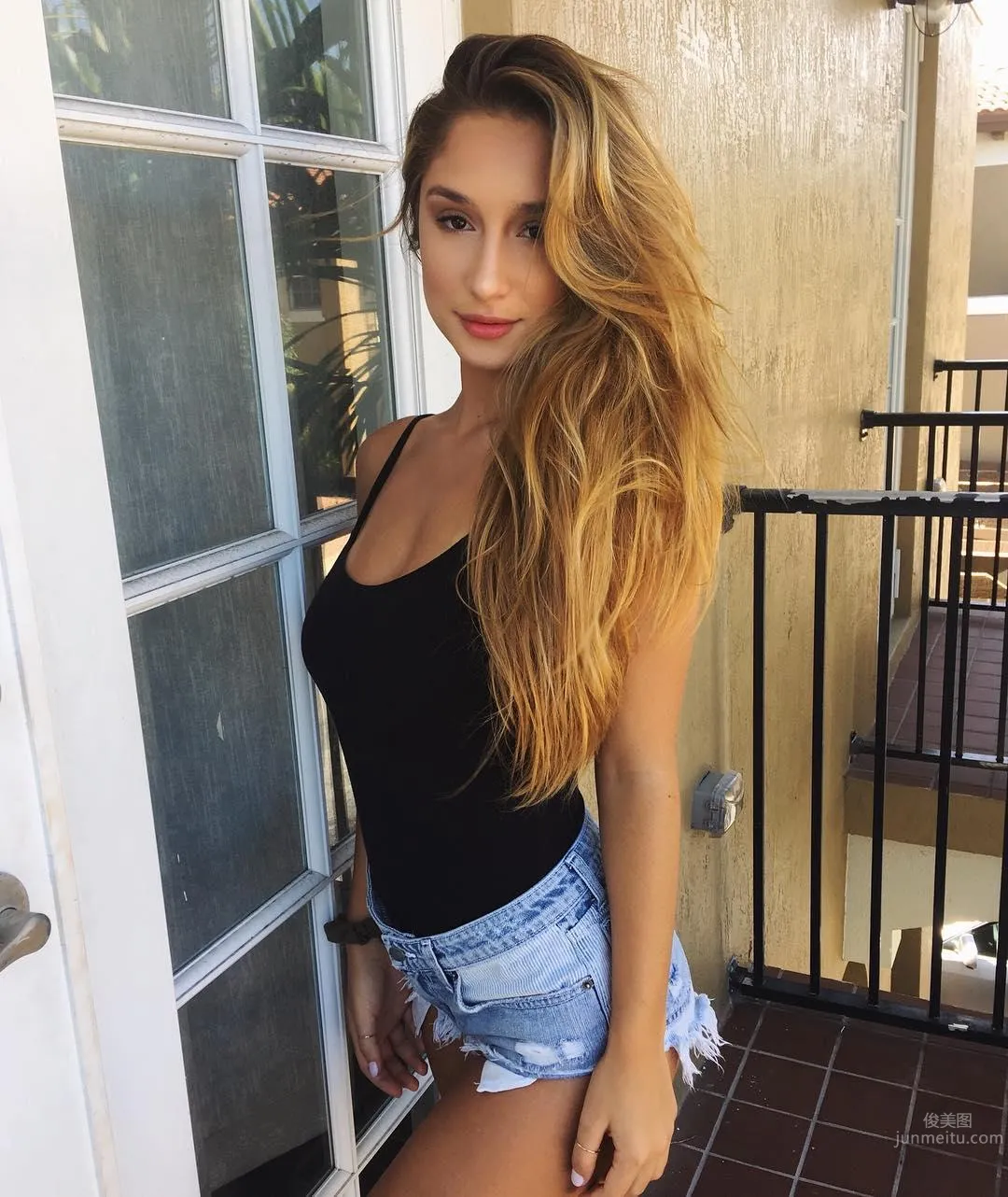 Savannah Montano, Hot Girl with Incredible Body Curves photo 37