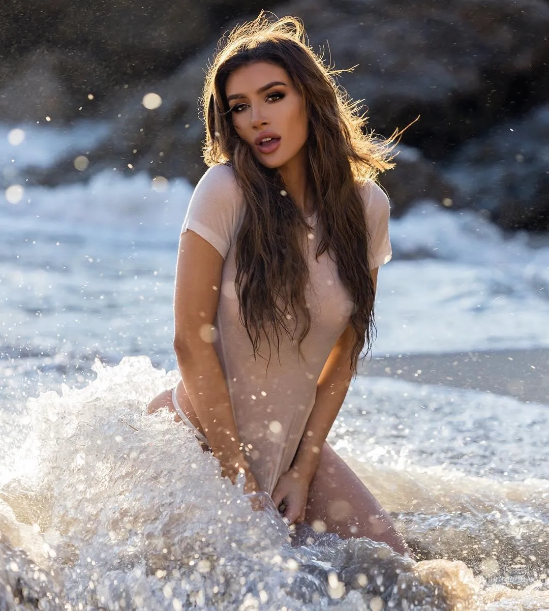 Crash In! Sexy Girl Molly Eskam, Hot Body Temptation photo 38