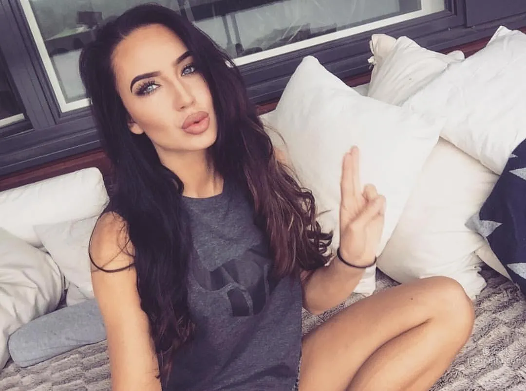 Fitness Girl Sanna Maria Seilamo Loves Wearing Tight Pants, Curves Are Super Obvious photo 7