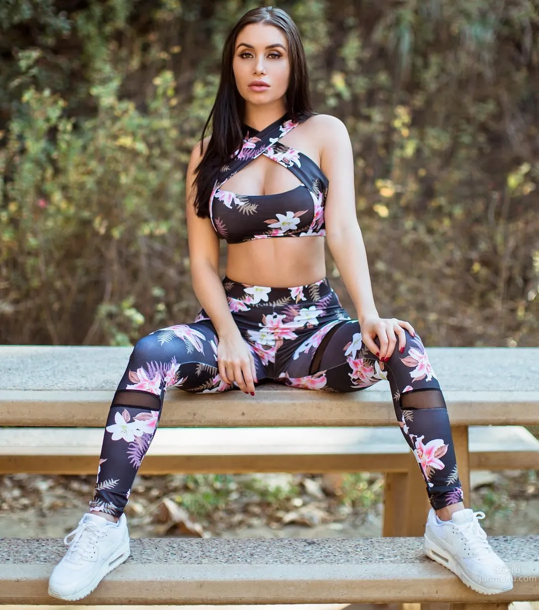 Laura Marie - Voluptuous Fitness Model photo 15