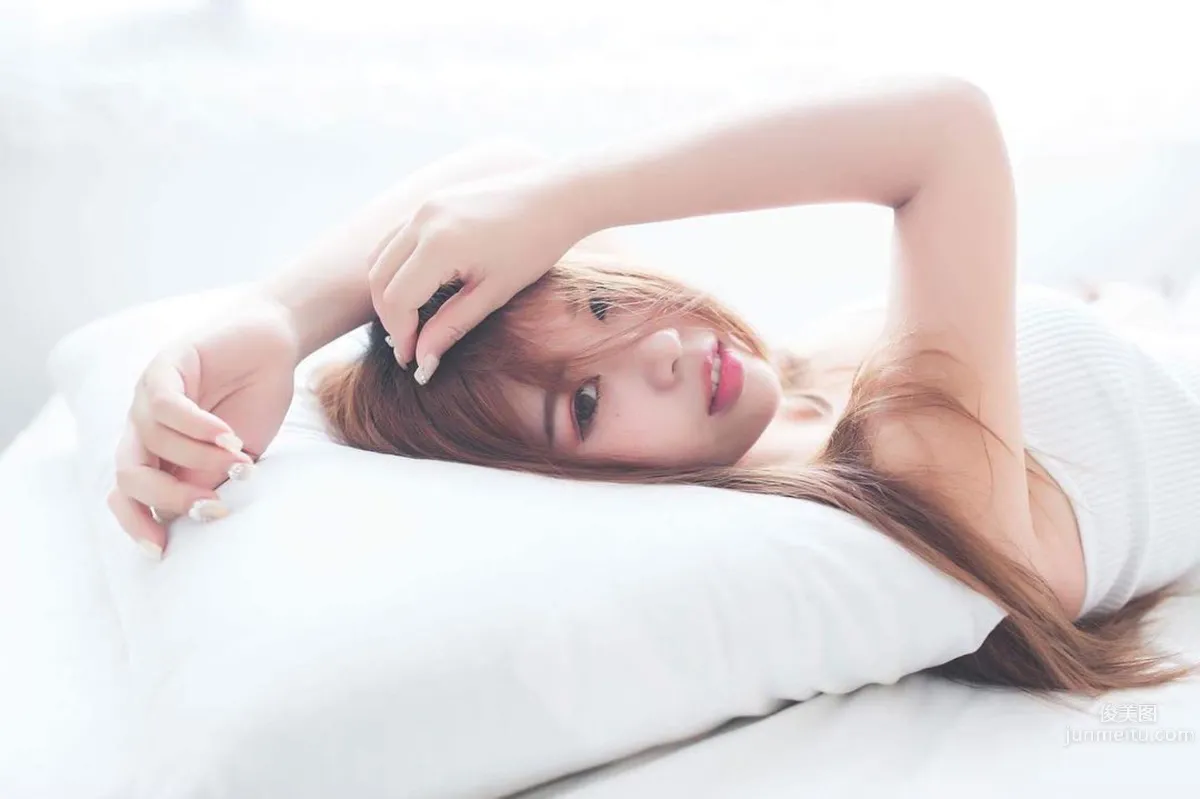 sarre Mihaisha, Stunning Young Model and Anchorwoman photo 13