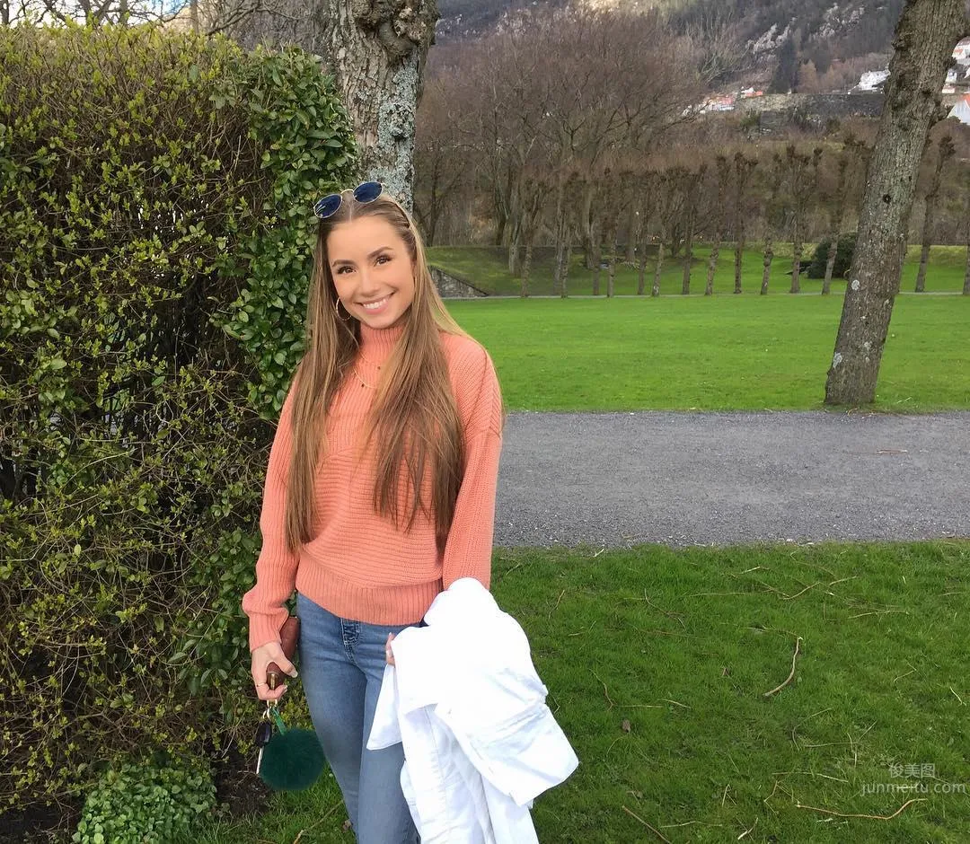 Camilla Hasselgard, Norwegian Bikini Busty Girl Is Super Charming photo 4