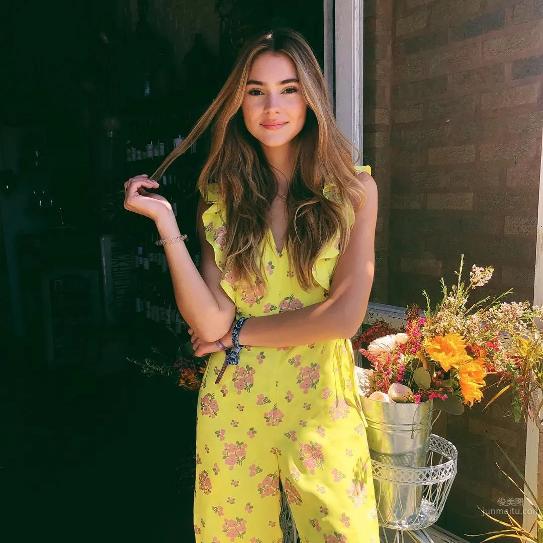 Elegant Sweetheart Stefanie Giesinger, Missing Lower Body, Heavenly Long Legs Revealed photo 35