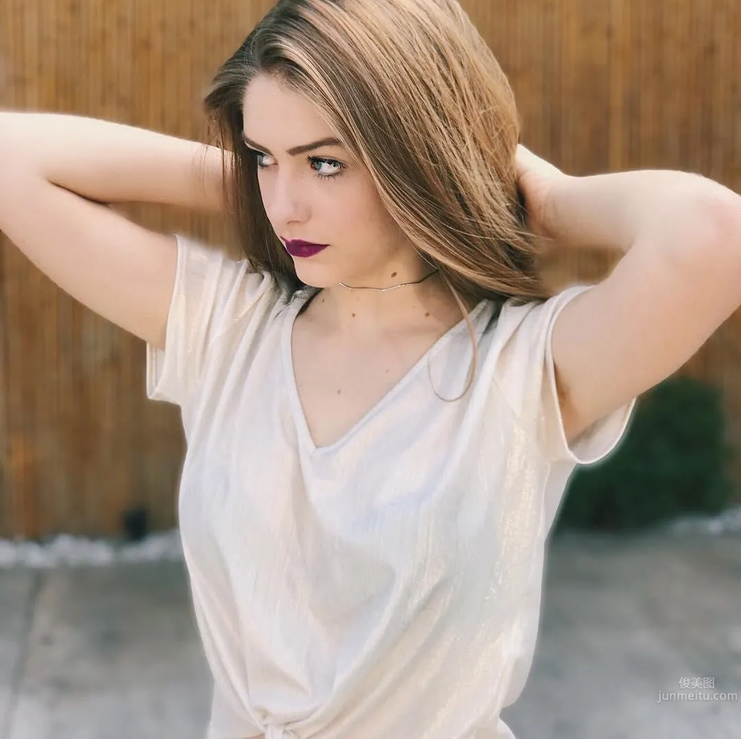 Valentina Schulz - Brazilian Girl with One Million Instagram Followers photo 6