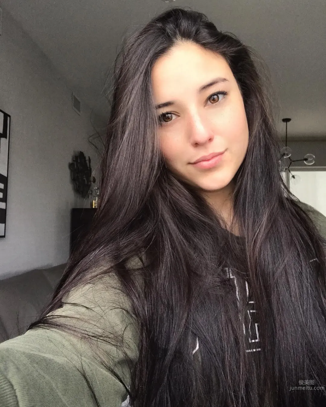 Law Student Beauty Angeline Varona's Very Easy on the Eyes Private Shoot photo 19