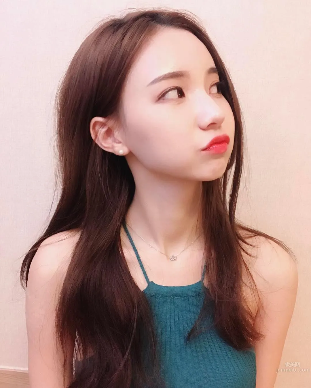 韓國清純系正妹화정 深邃馬甲線讓人超驚喜 3