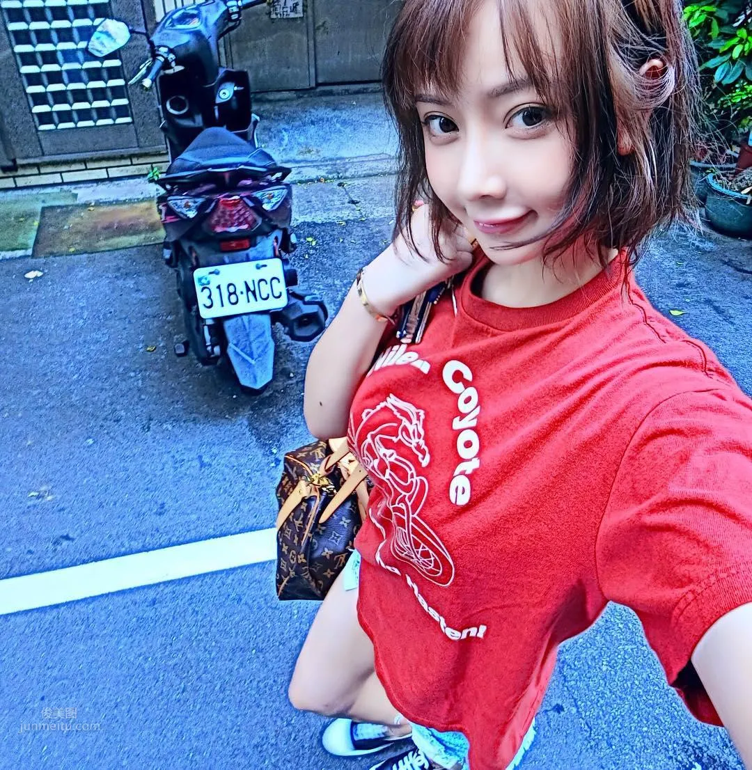 台灣短發妹言兒Yen 火辣的身材太逼人 15