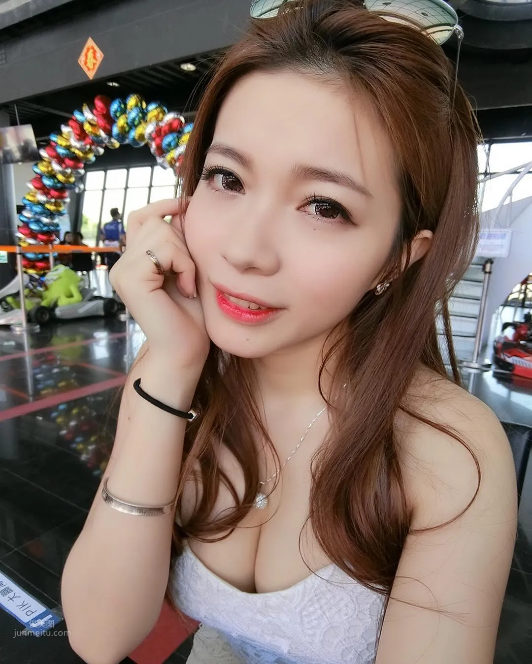 Xue Ruhan - E-Cup Racing Queen, Super Impressive Bust photo 4