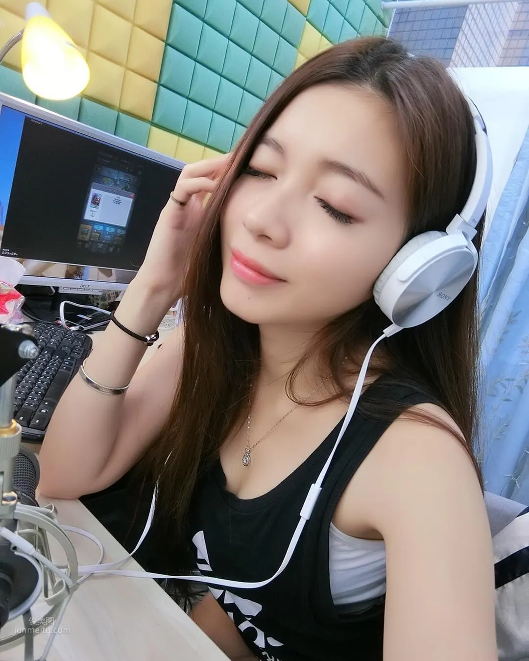 Xue Ruhan - E-Cup Racing Queen, Super Impressive Bust photo 21