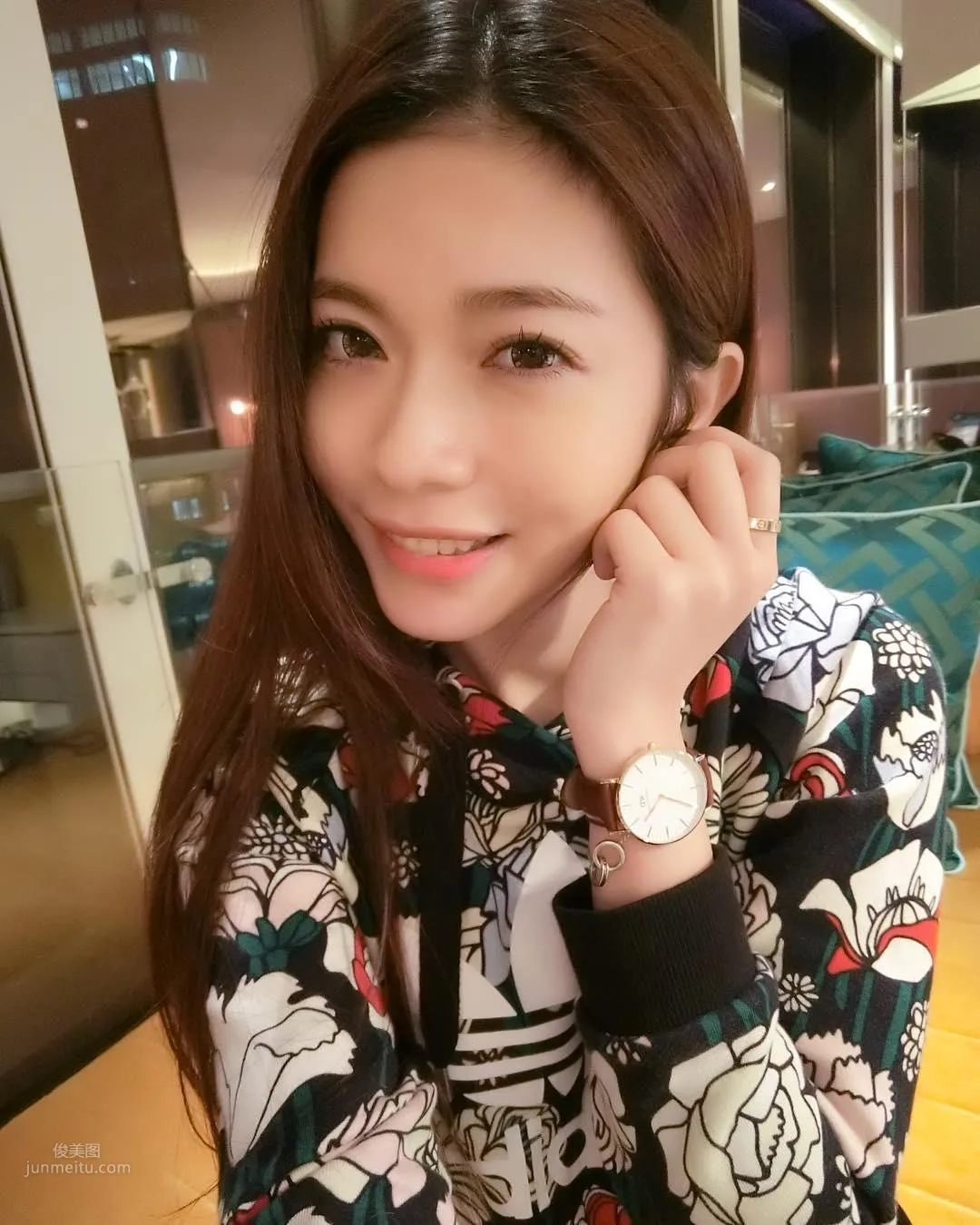 Xue Ruhan - E-Cup Racing Queen, Super Impressive Bust photo 24