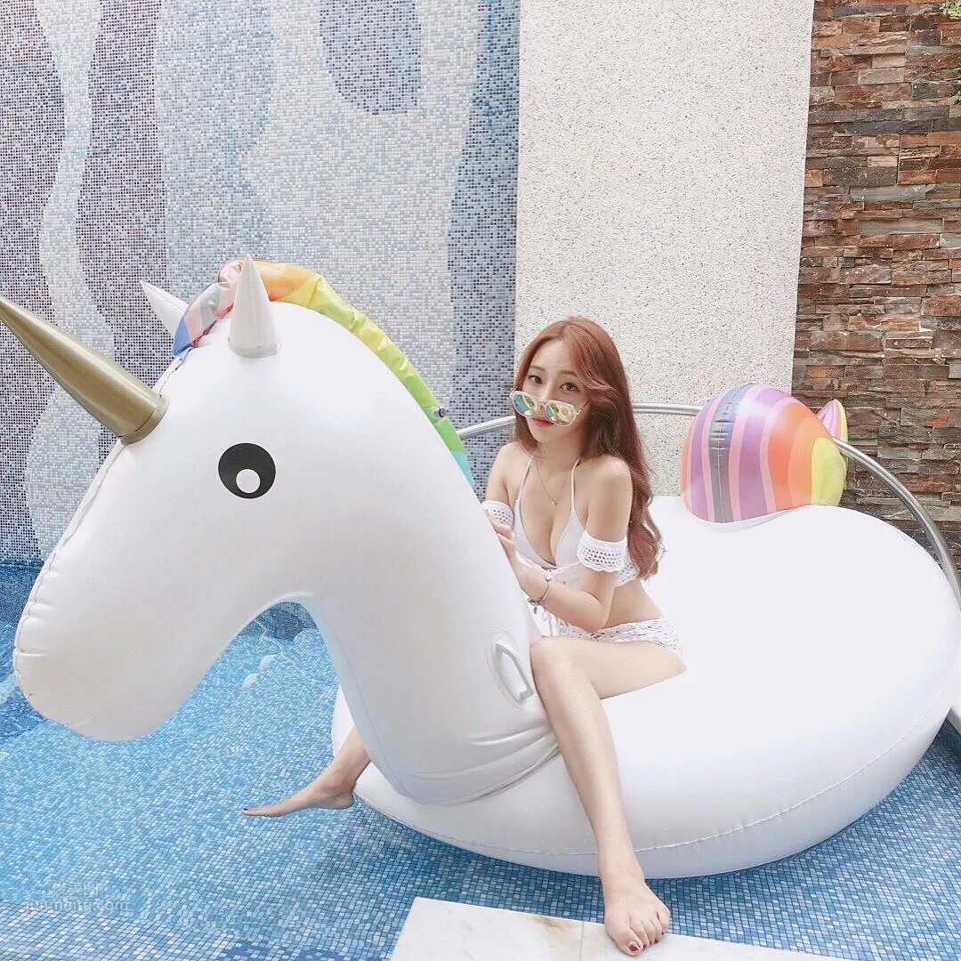 Ling Ling- Pretty Girl Gets Up, "Chest Is Too Substantial" photo 10