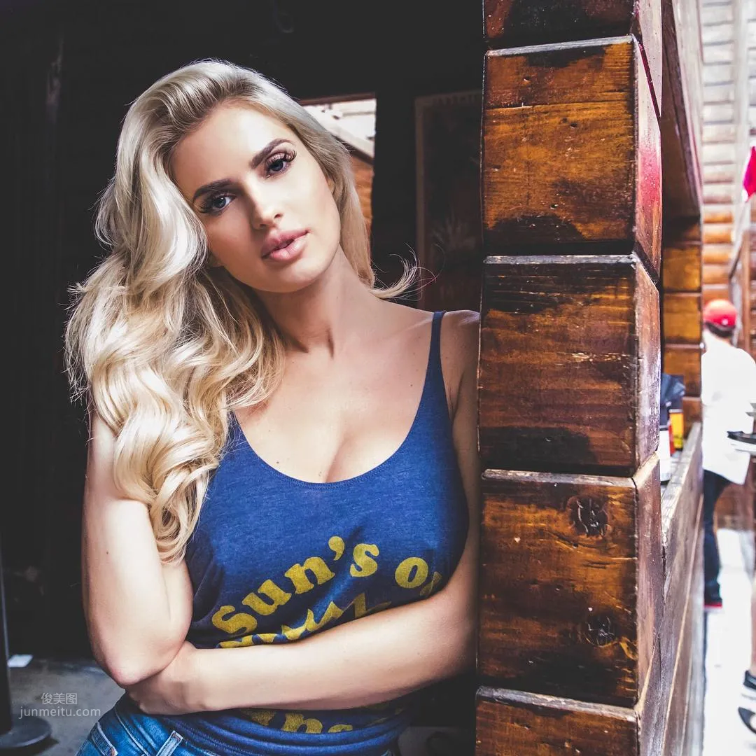 Rich and Mellow! Caramel Girl 'Leanna Bartlett' Has a Very Alluring Figure photo 9