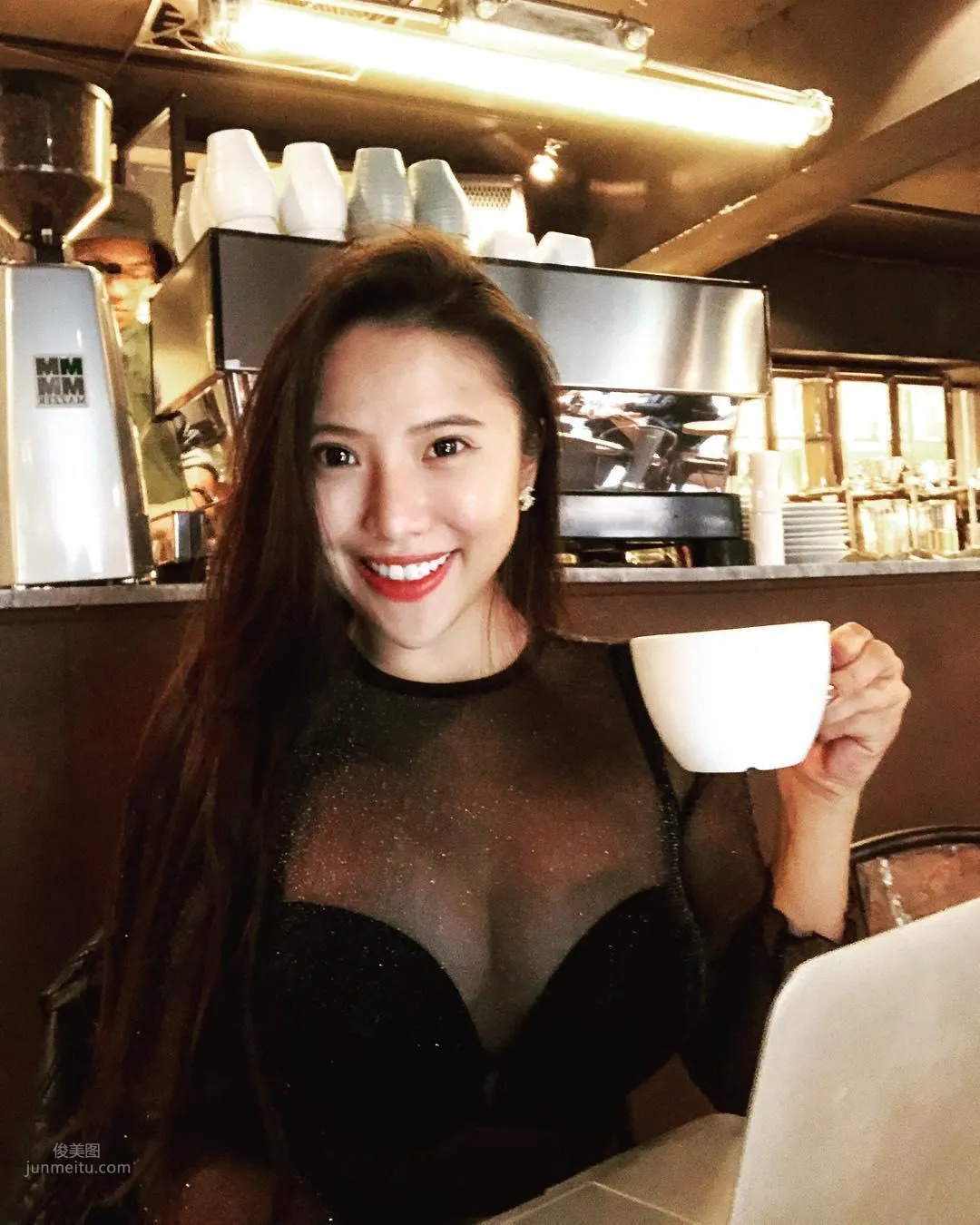 張恬甄- 激辛！特辣台灣歐派妹渾圓蜜桃臀 7