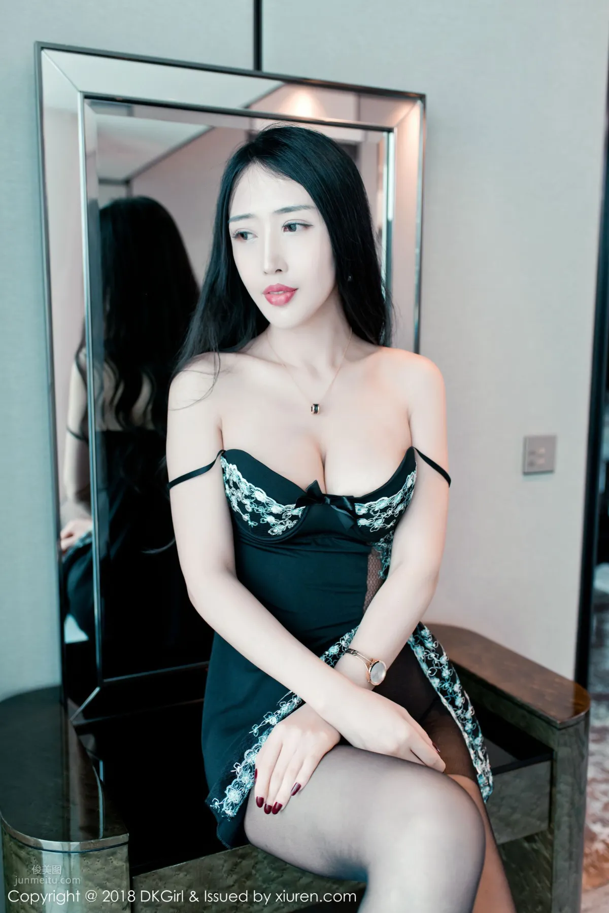Long-Legged Beauty Yu Gongzhu, Workplace OL Black Stockings Temptation photo 20