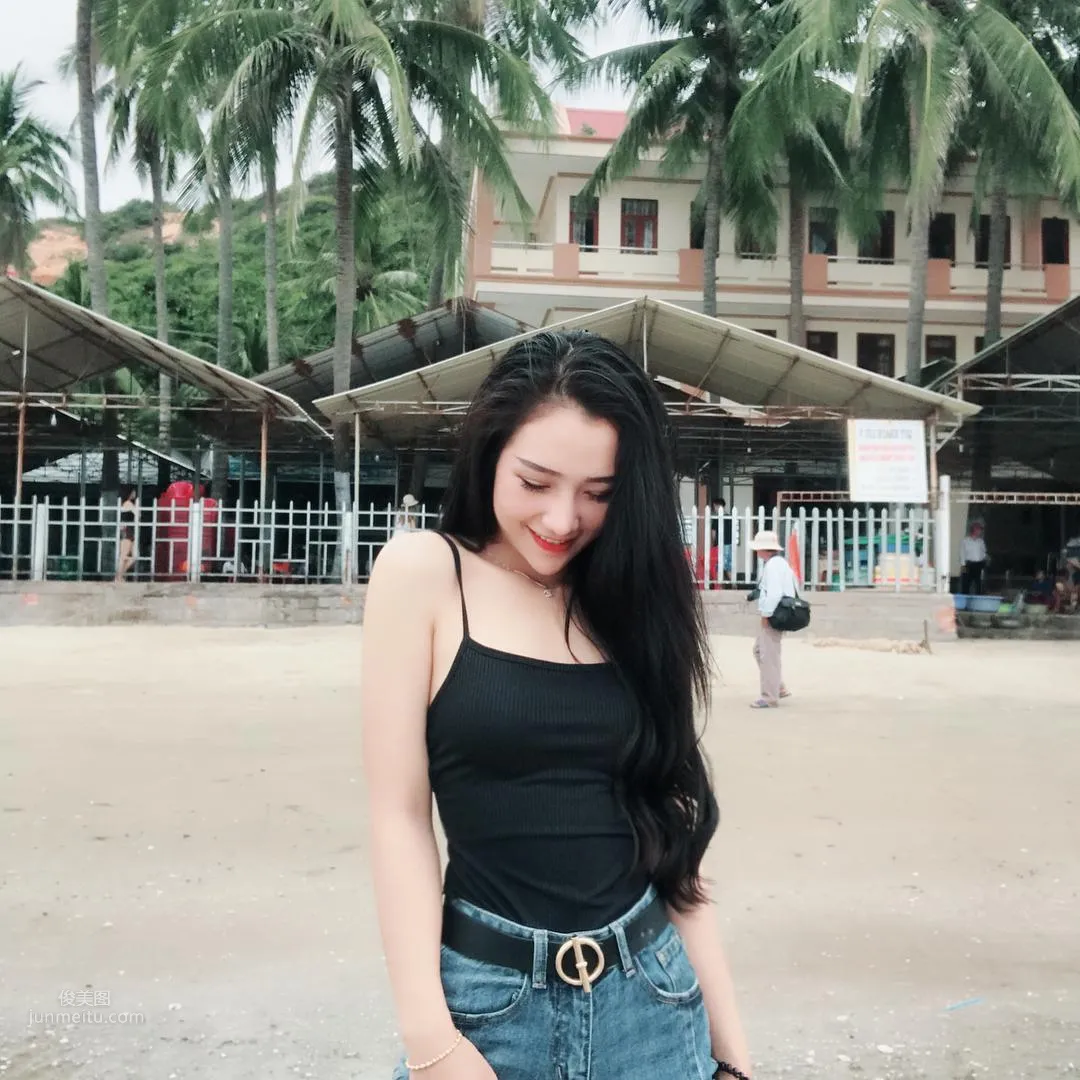 Met a Fair-Skinned Volleyball Girl on Vacation! Showing Off Her Slim Waist While Playing photo 7