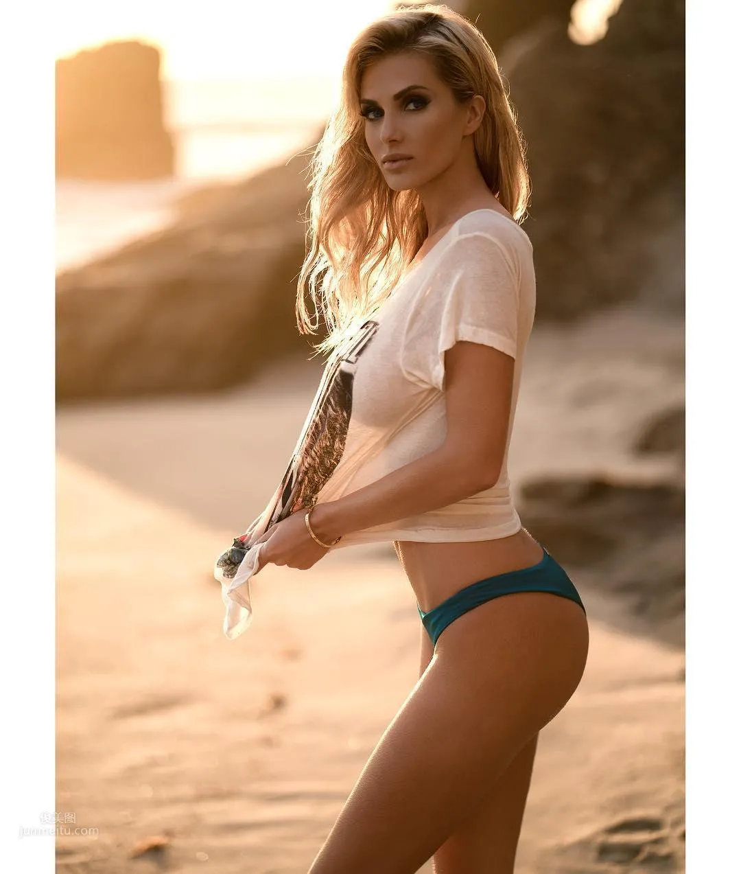 Rich and Mellow! Caramel Girl 'Leanna Bartlett' Has a Very Alluring Figure photo 52