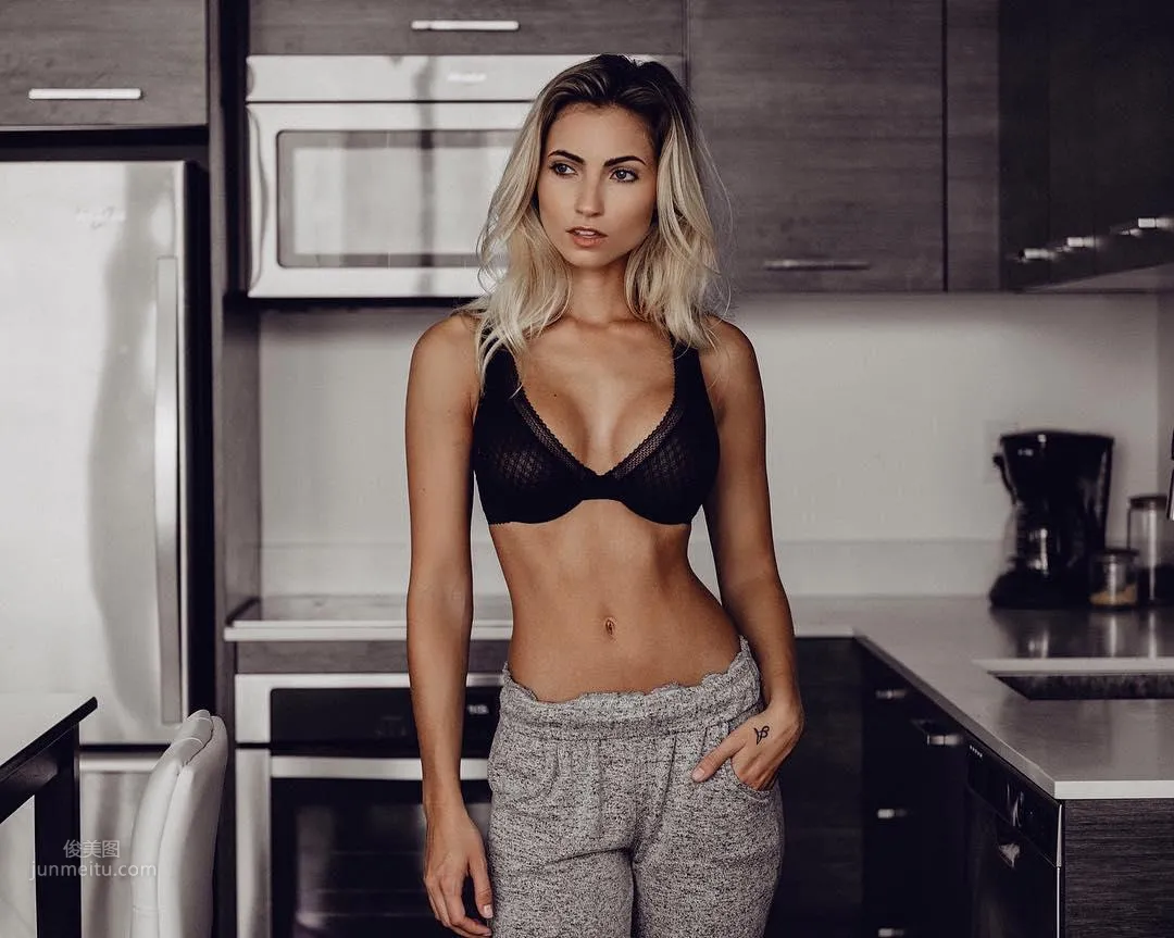 Top Choice! Beauty Anna Louise's Sexy Bed Photos Exposed photo 10