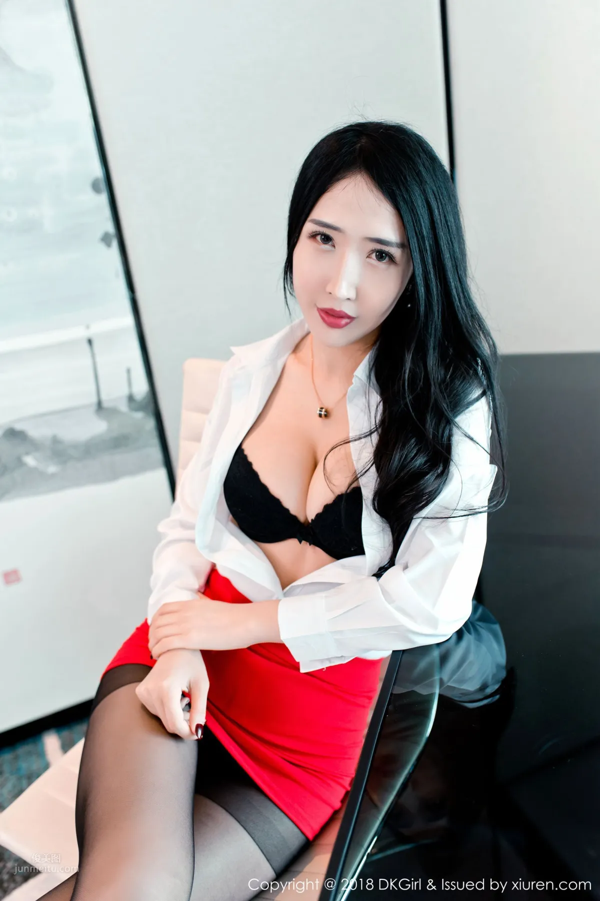 Long-Legged Beauty Yu Gongzhu, Workplace OL Black Stockings Temptation photo 38
