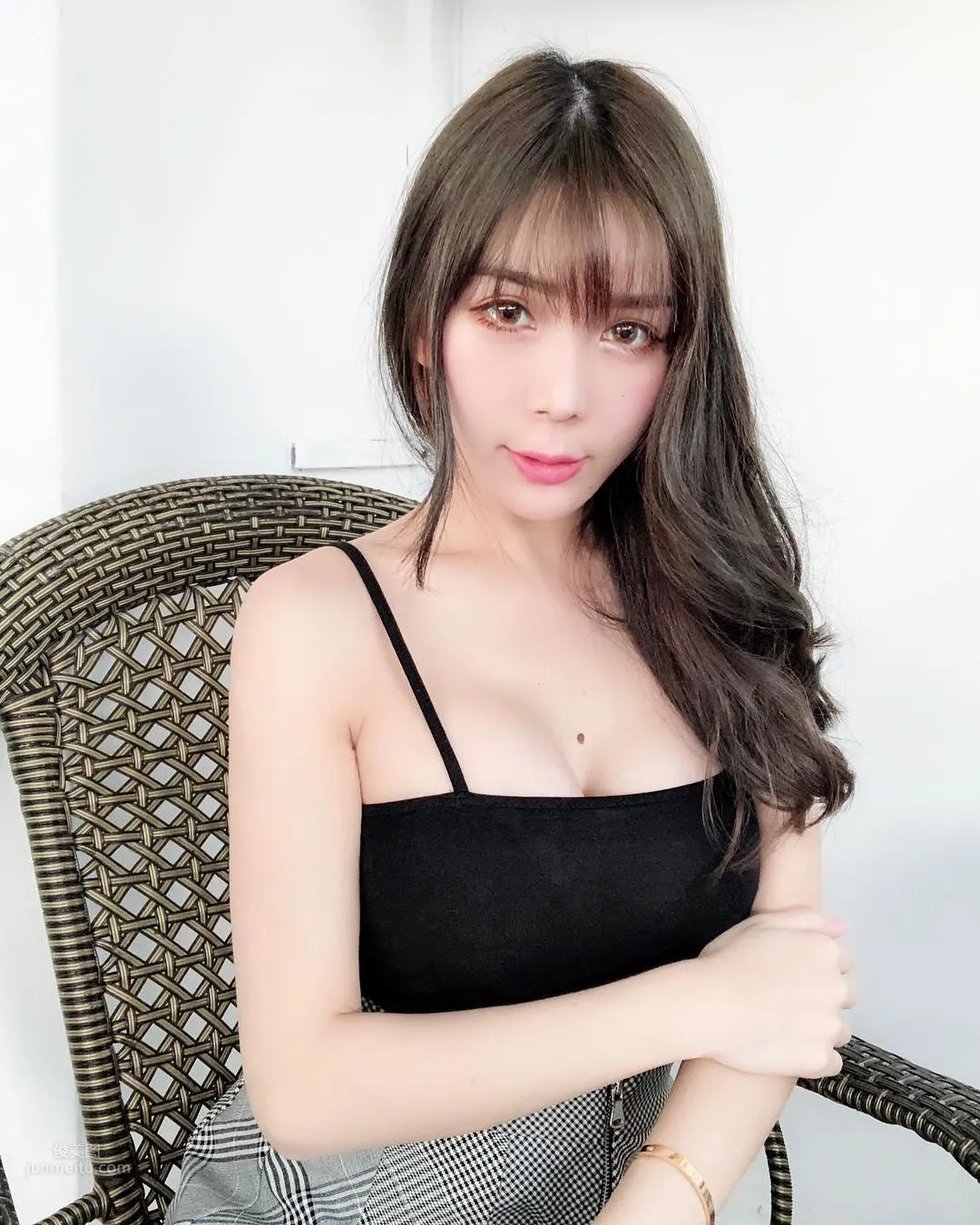 Malaysian Girl Amanda Seet "Big Chest, Big Mole"! photo 6