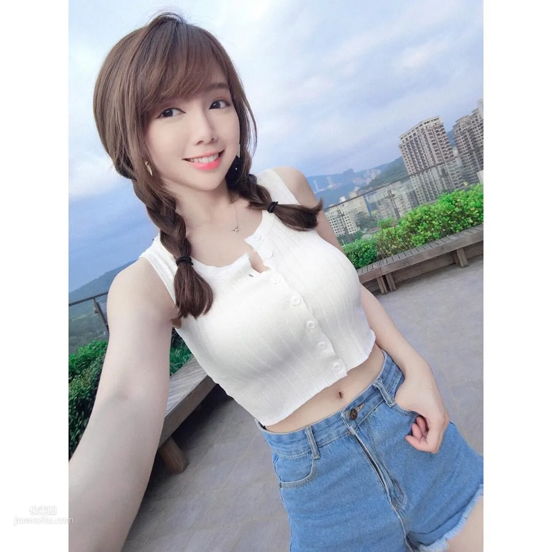 丘涵Joanne最新比基尼照 超完美身材真在太不科学_13