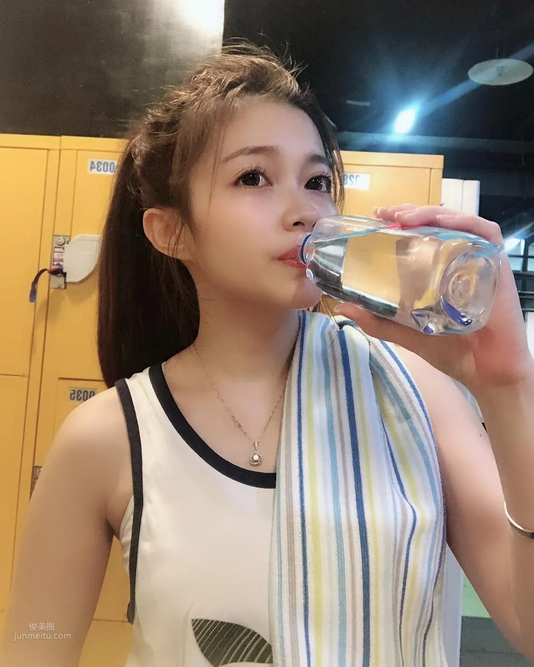 Xue Ruhan - E-Cup Racing Queen, Super Impressive Bust photo 28