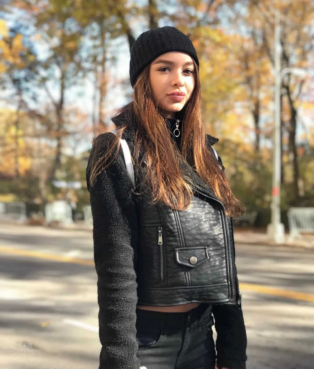 鬼妹版宇都宫Sophie Mudd，超强劲事业线晃动到头晕_5