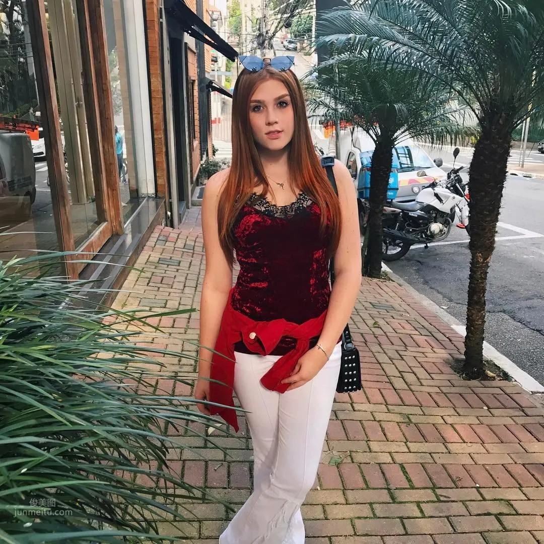 正點大隻馬Flávia Charallo 完美好身材還有絕美臉蛋 6