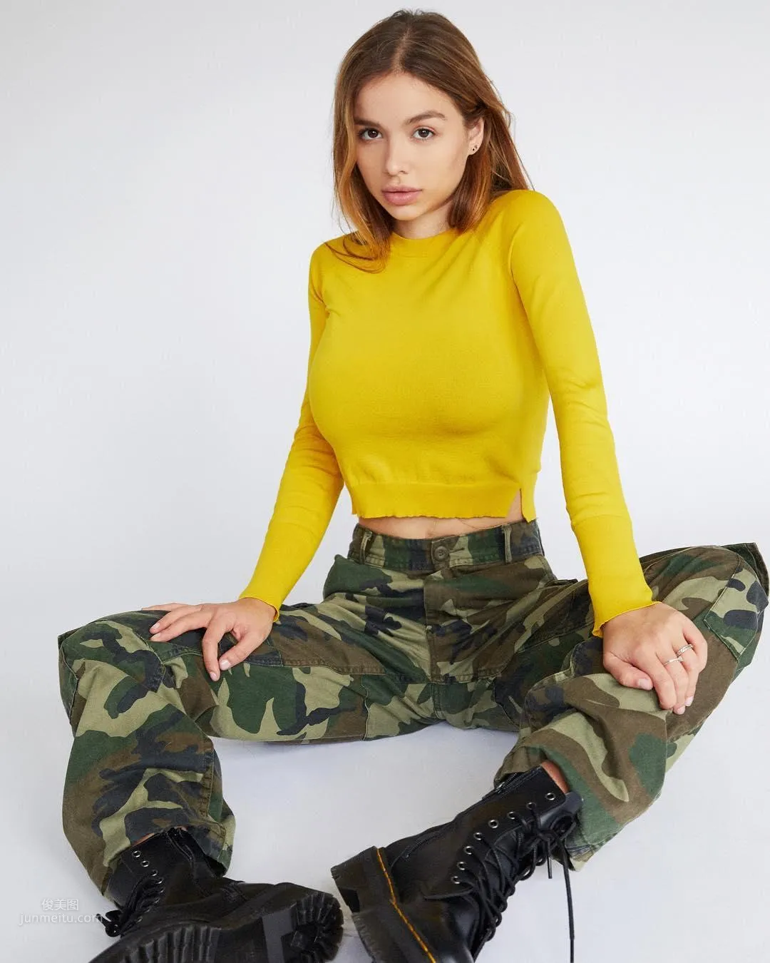 鬼妹版宇都宫Sophie Mudd，超强劲事业线晃动到头晕_44