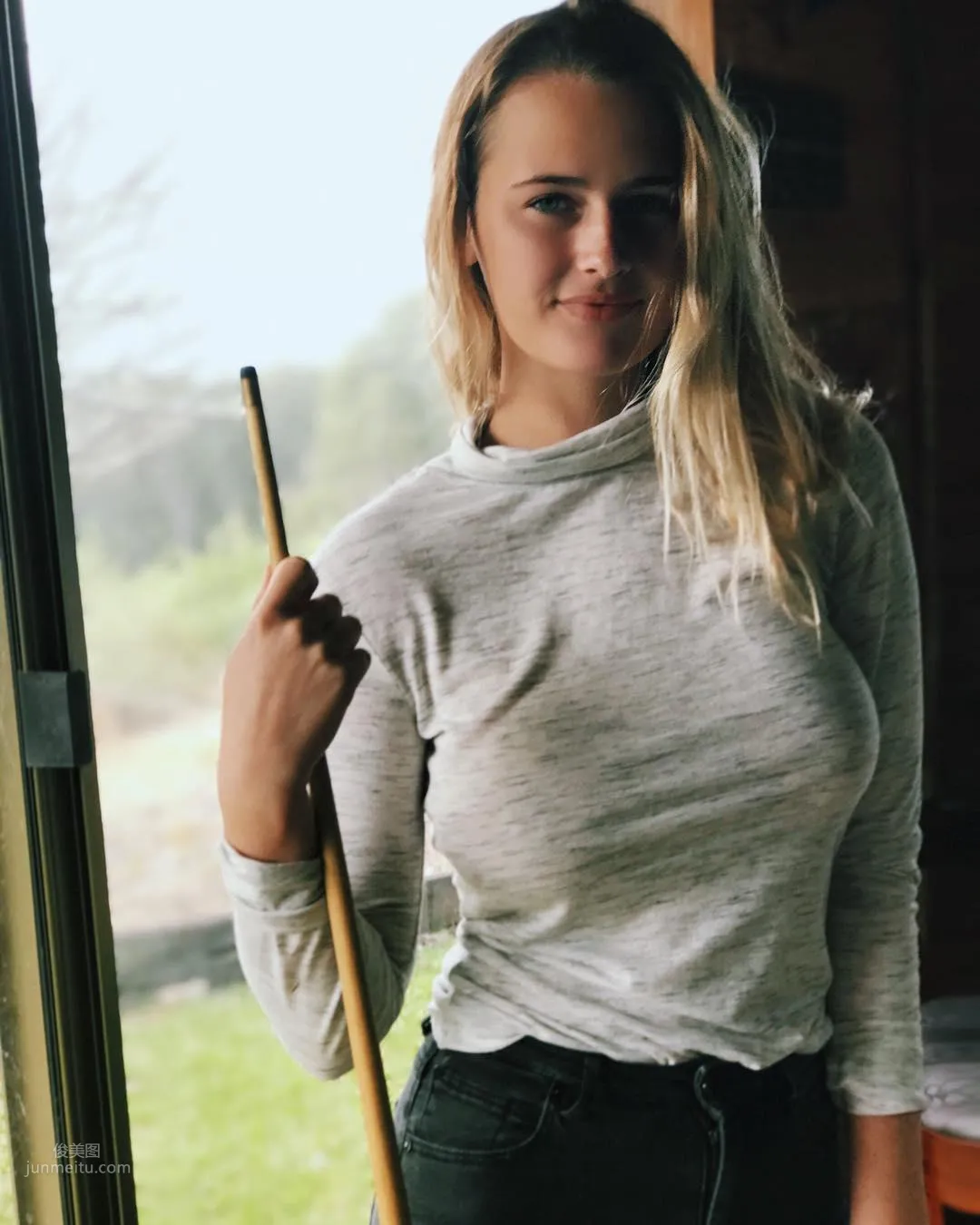 Bonnie-Lou Coffey - Australia's 16-Year-Old Busty Beauty photo 5