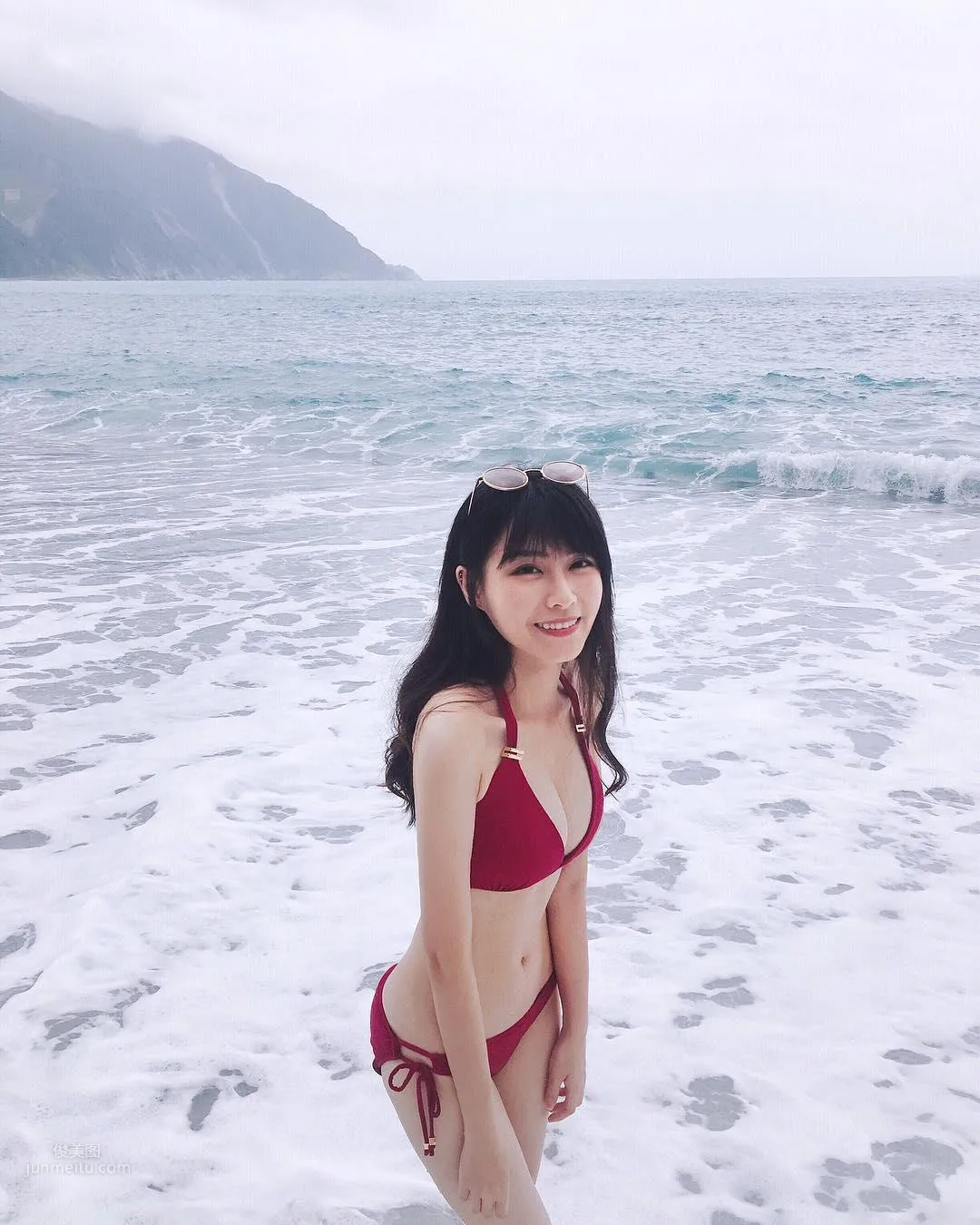 成大小清新學姐羅珮恩 火紅比基尼甜美迷人 23