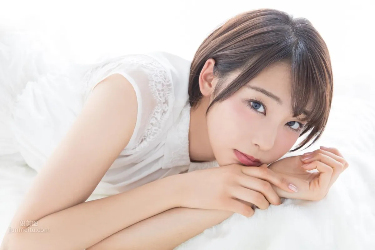 Nakada Hinako, HUSTLE PRESS 2017 Collection photo 8