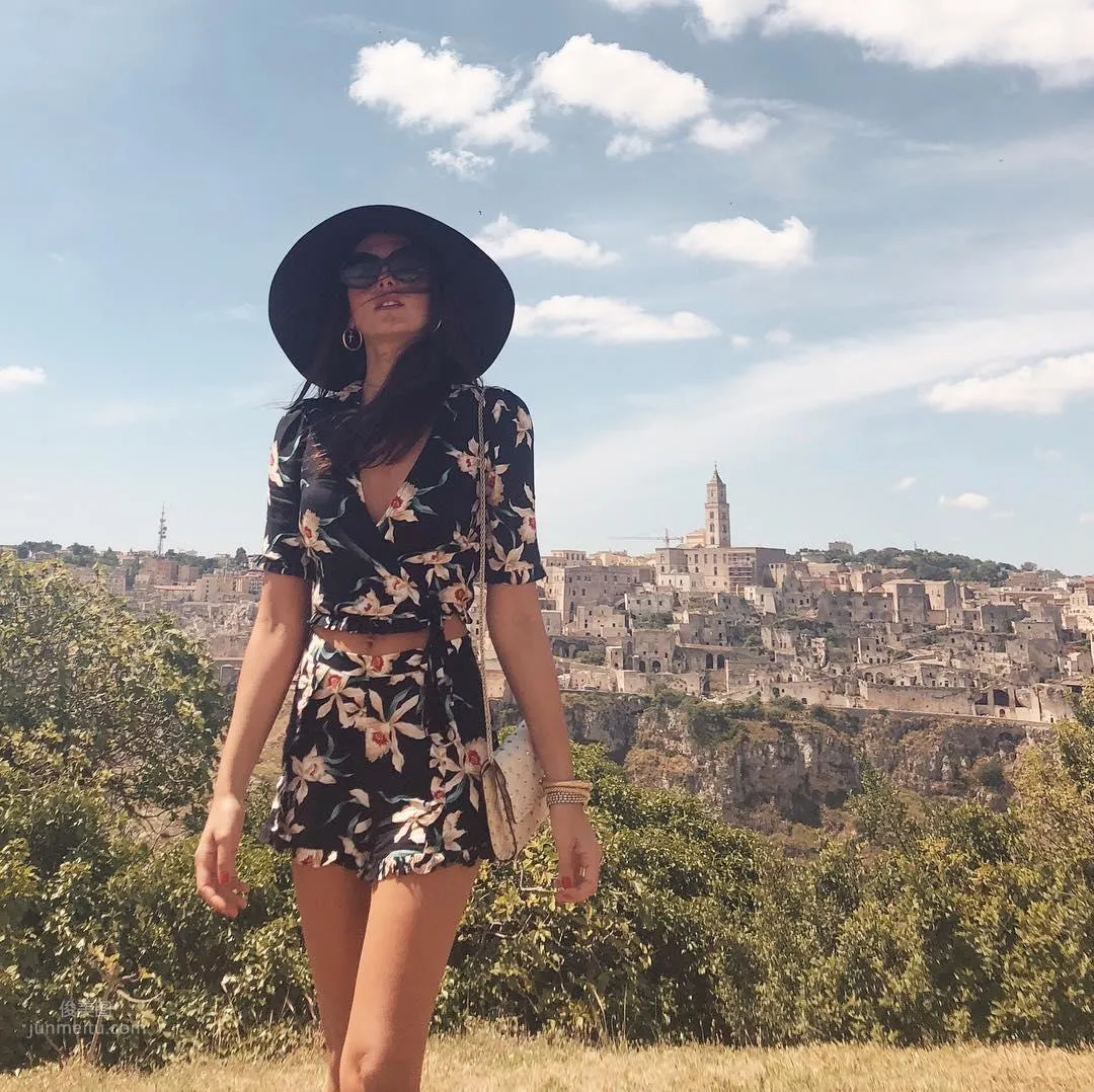 Daniela Botero - The World Cup's Number One Beauty! Her Sultry Figure Is Too Hot photo 42
