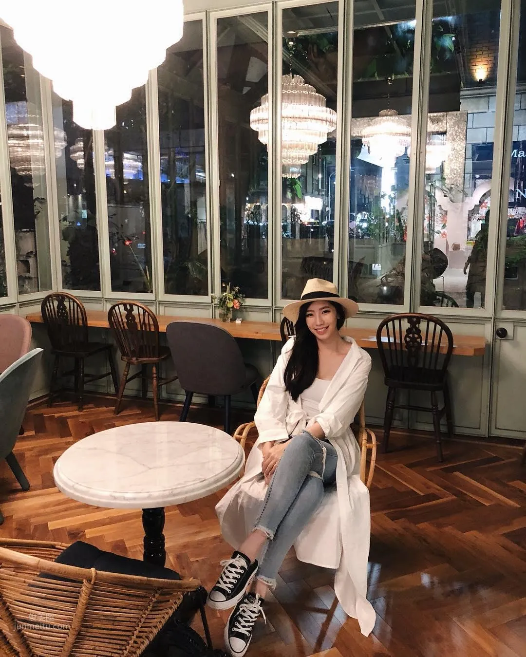 最美汽車接待員蔡芳婷 天使臉孔魔鬼身材誰能擋？ 19