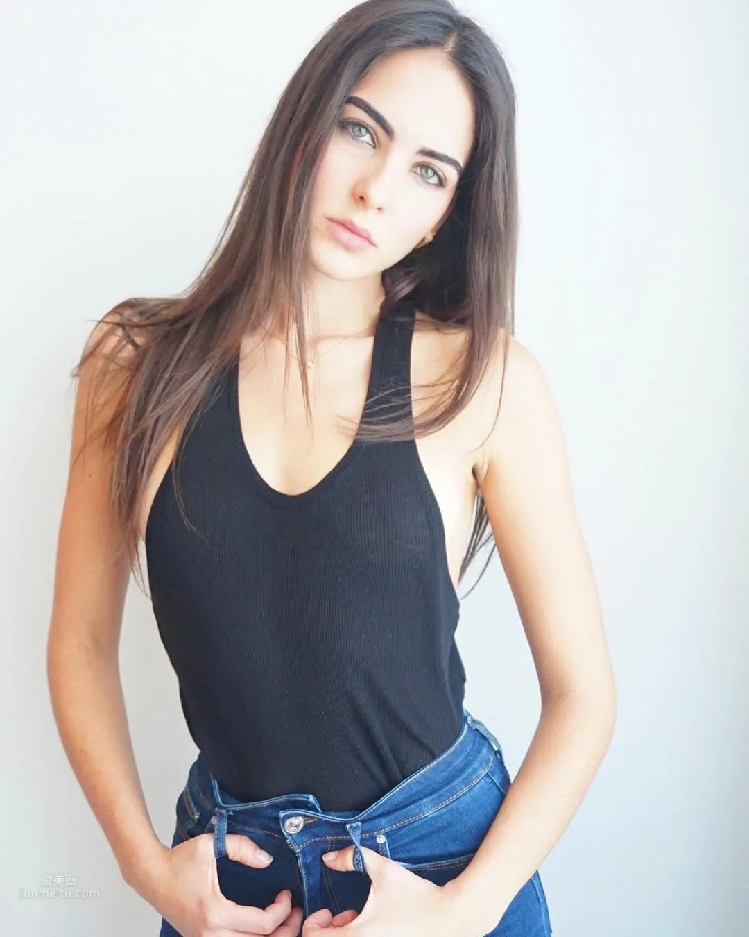 Daniela Botero - The World Cup's Number One Beauty! Her Sultry Figure Is Too Hot photo 50