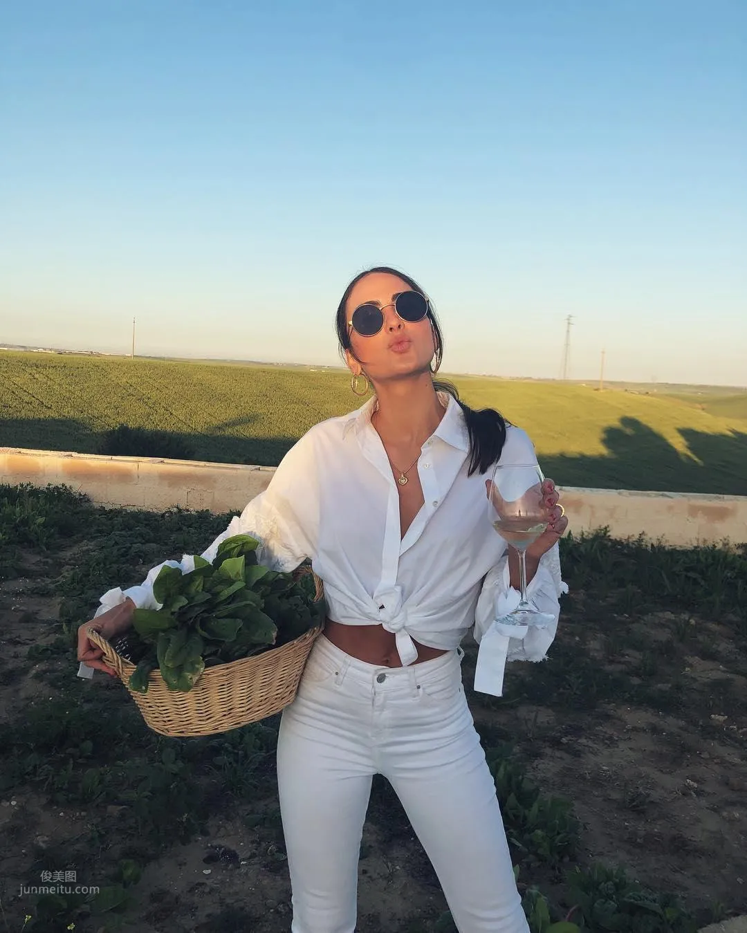 Daniela Botero - The World Cup's Number One Beauty! Her Sultry Figure Is Too Hot photo 41