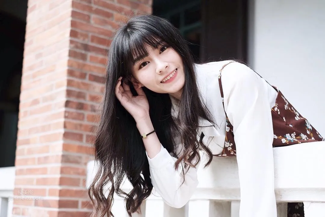 成大小清新學姐羅珮恩 火紅比基尼甜美迷人 12