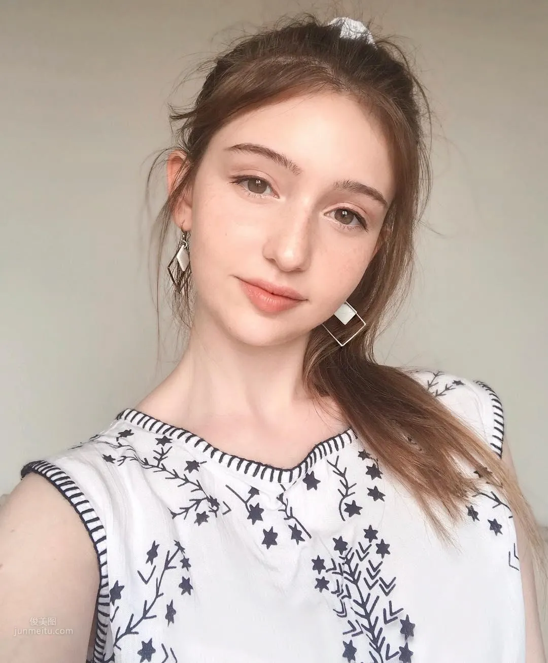 17岁土耳其少女ilayserah 宛如赫本再世轰动网友_29