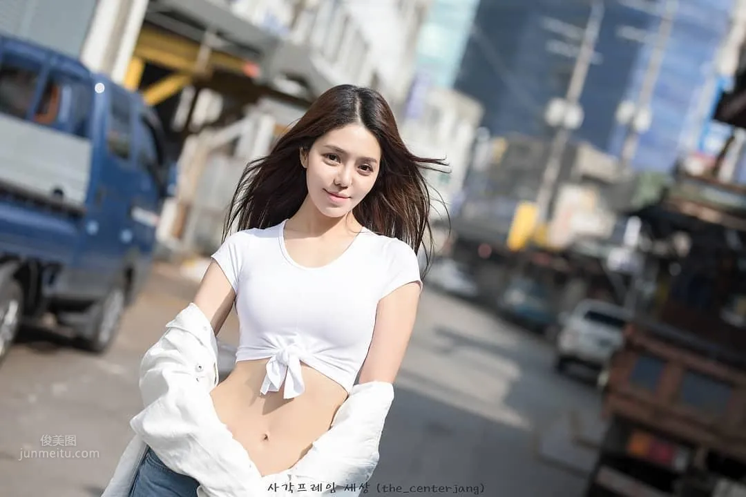 Angelakim, South Korean Sexy Sister with Unscientific Swelling on Her Chest photo 12