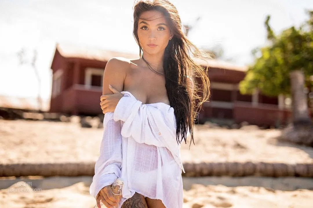 美版小龍女！Kristina Chai身懷絕技，空中瑜伽姿勢撩人 51