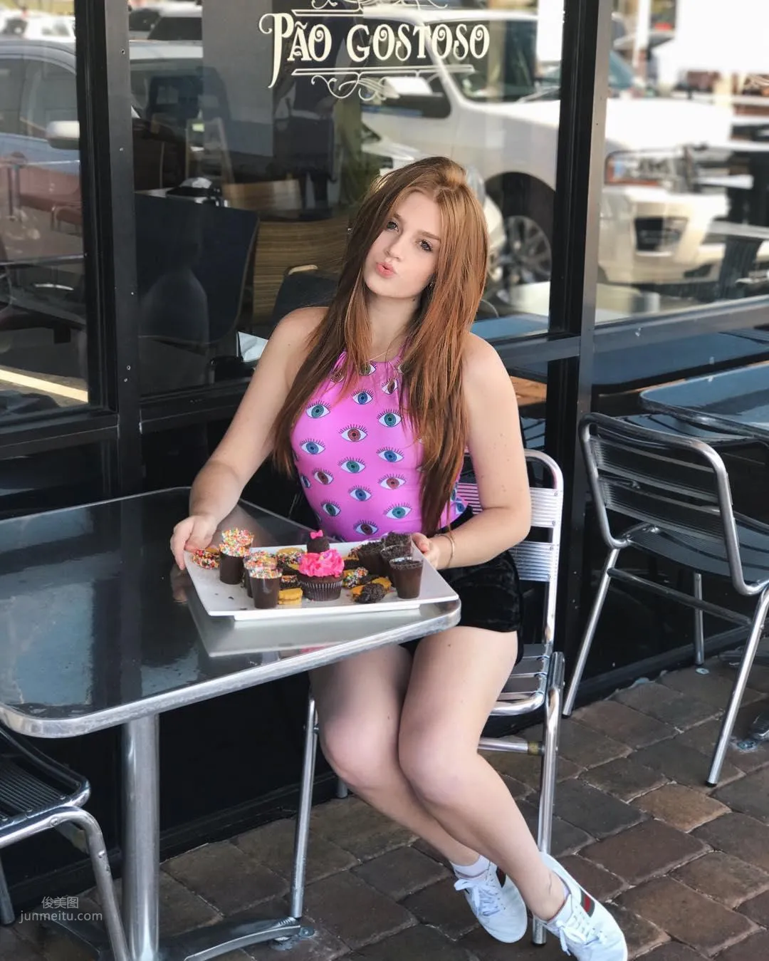 正點大隻馬Flávia Charallo 完美好身材還有絕美臉蛋 5