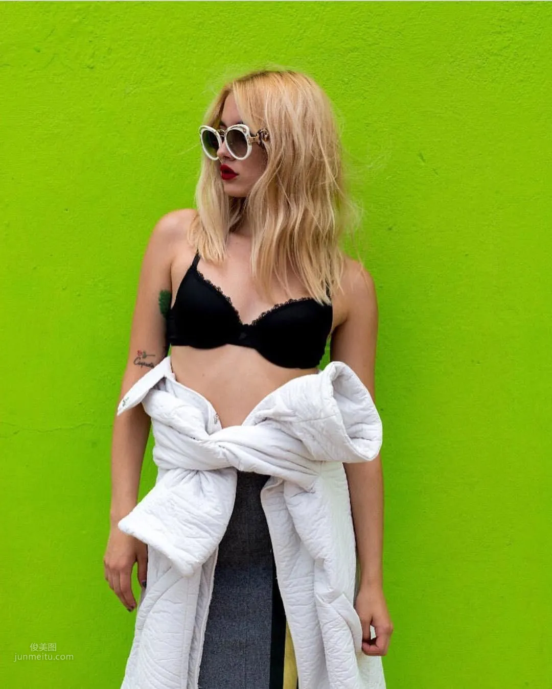Hotter Than Chili! Mexican Model Lisette Guzman's Beautiful Curves and Long Legs photo 15