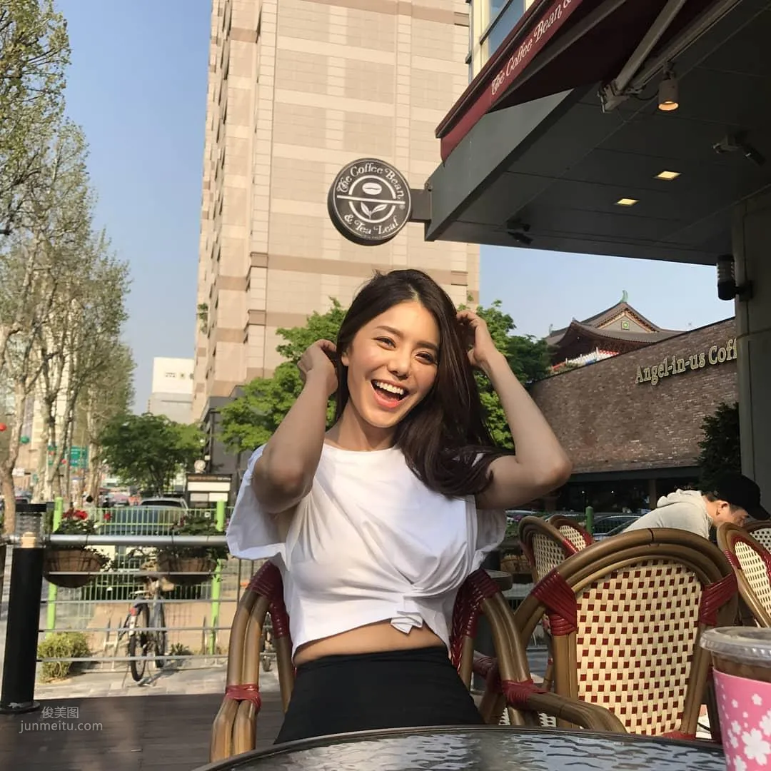 Angelakim, South Korean Sexy Sister with Unscientific Swelling on Her Chest photo 19