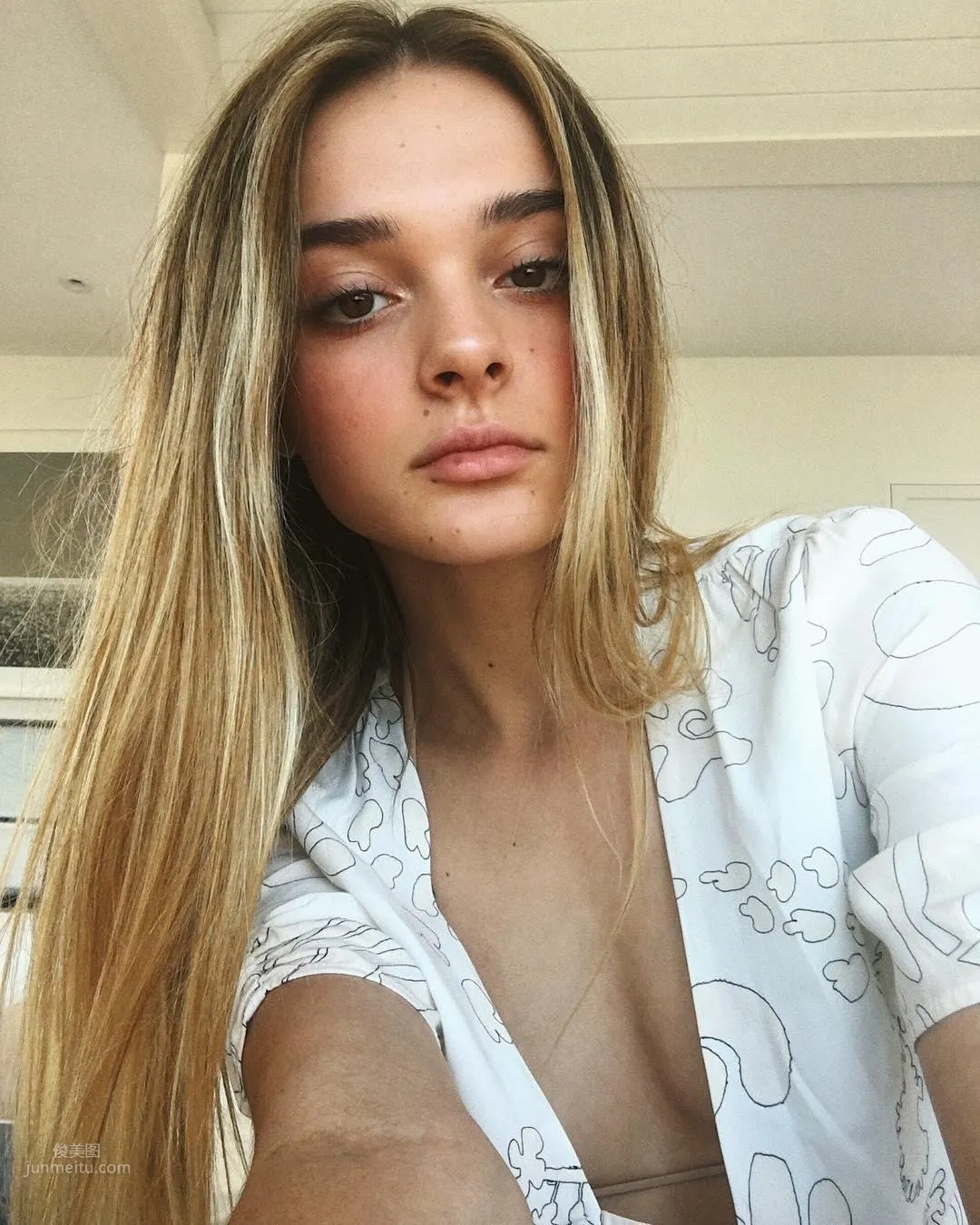 Charlotte Lawrence- 初熟正妹「青春肉體」太誘人 10