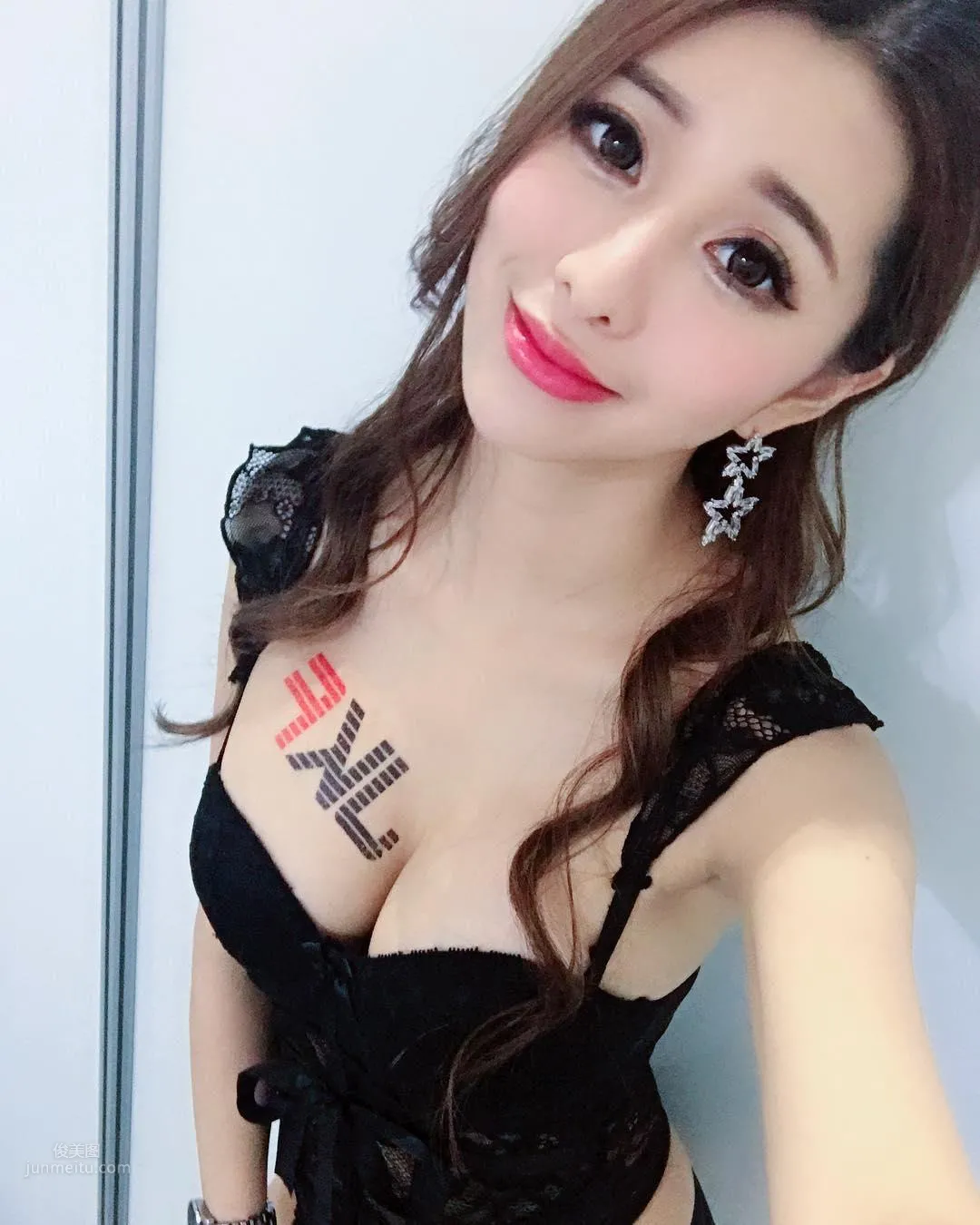 甜心Dj Ivy- 百變造型「深溝溢出」 粉絲瘋狂搶拍！ 24