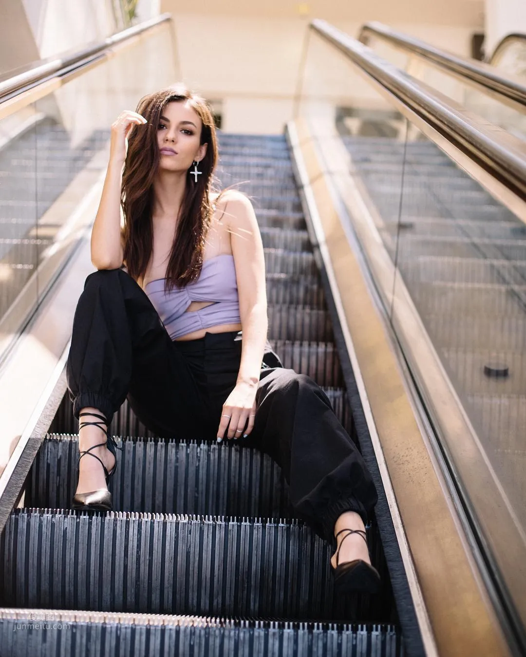 Victoria Justice - The Beautiful Singer Whose Looks Are Justice photo 40