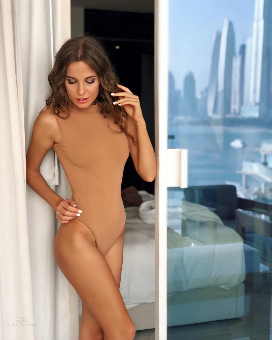 Lenta Vremeni - Elegance Wins Completely! The Sweetheart Beauty with a Top-Notch Figure Is Not Afraid to Be Looked At photo 36
