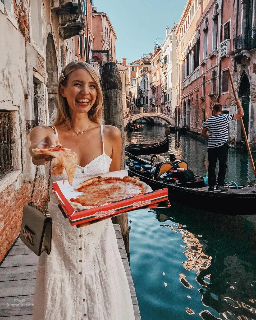 The Most Beautiful Scenery in the World! Elegant Beauty "Leonie Hanne" Travels the World and Gains a Million Fans photo 15