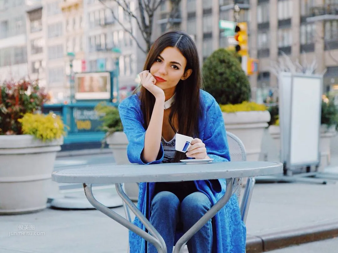 Victoria Justice - The Beautiful Singer Whose Looks Are Justice photo 20