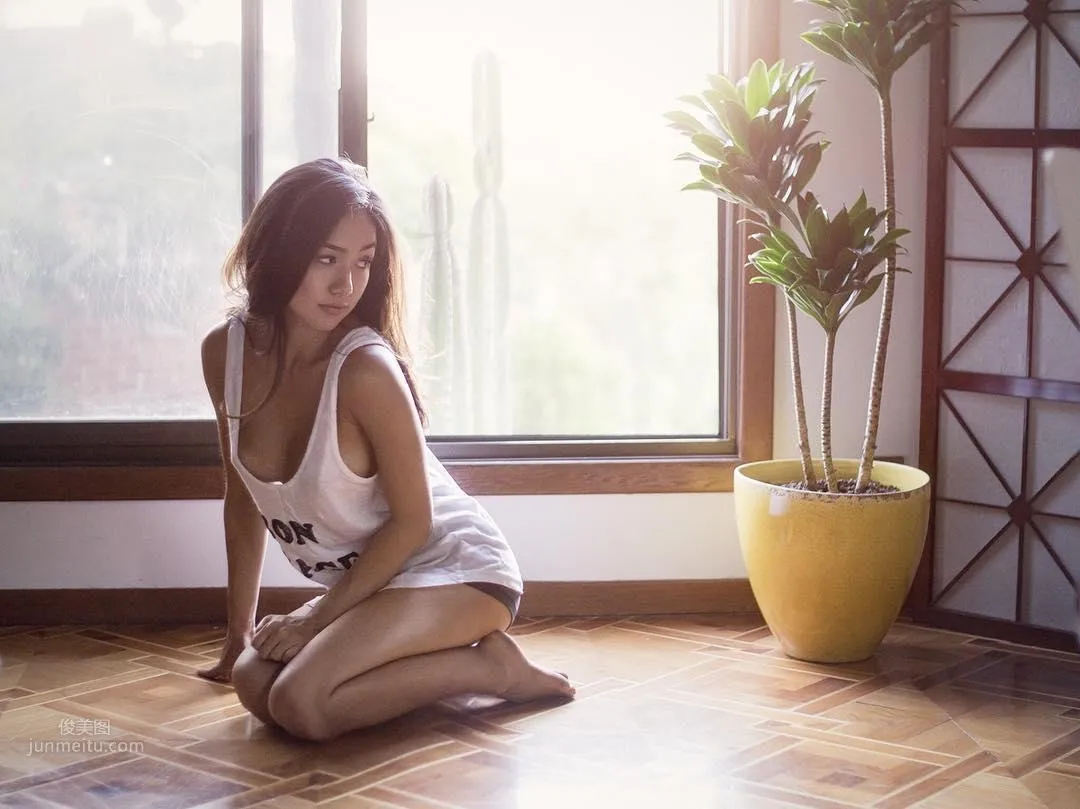Four-Country Mixed-Blood Model Julia Misaki, Perfect Figure and Temperament! photo 2